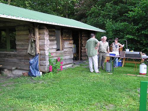 Geschafft! Die neue Hütte ist wieder nutzbar.