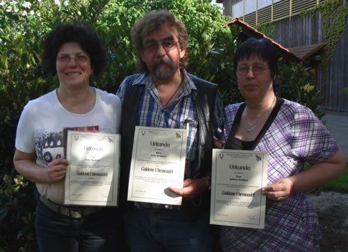 Die goldene Ehrennadel